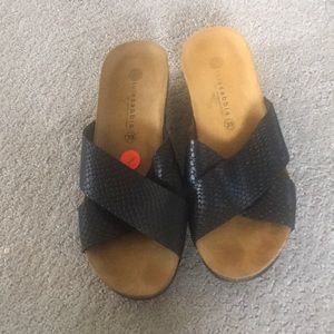 Lolasabbia black cross cross strap wedge sandals